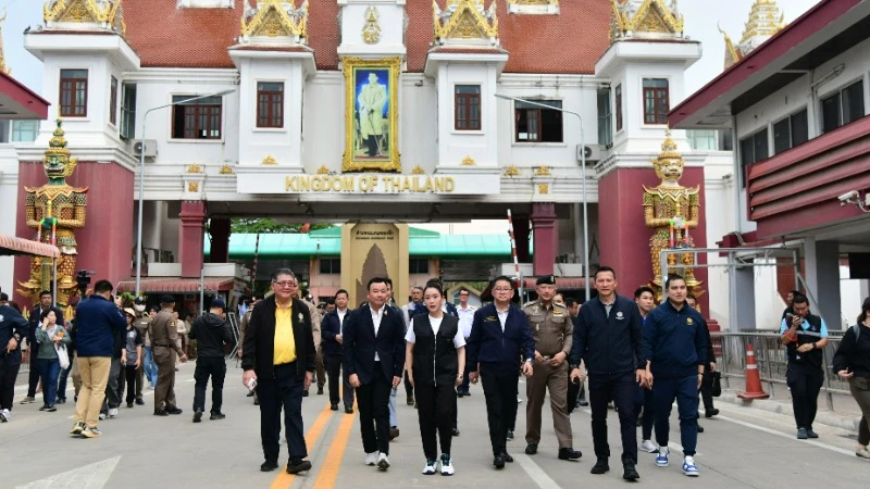 Thủ tướng Thái Lan Paetongtarn Shinawatra thị sát tại huyện biên giới Aranyaprathet, tỉnh Sa Kaeo. Ảnh: Văn phòng Chính phủ Thái Lan