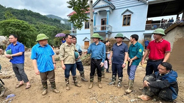 Lãnh đạo tỉnh Bắc Kạn chỉ đạo triển khai công tác hỗ trợ khắc phục hậu quả lũ quét tại xã Đồng Phúc, huyện Ba Bể. (Ảnh: HƯƠNG DỊU)