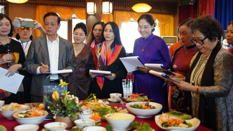 https://image.nhandan.vn/w800/Uploaded/2025/tcbpquiq/2025_03_12/483870462-9815161035161726-4566103672423877973-n-3400-7482-7962-433.jpg.webp