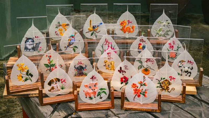 Nghệ thuật thêu trên lá bồ đề vô cùng tỉ mỉ và độc đáo.