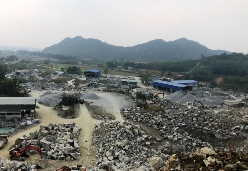 Khu vực khai thác, chế biến đá của doanh nghiệp.