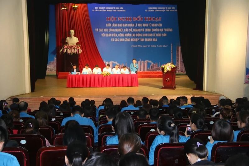 Quang cảnh buổi đối thoại.