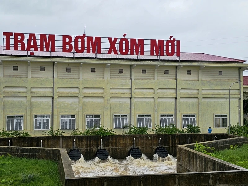 Trạm bơm Xóm Mới đã vận hành bơm thoát nước đệm cho vùng 3 huyện Nông Cống, tỉnh Thanh Hóa.