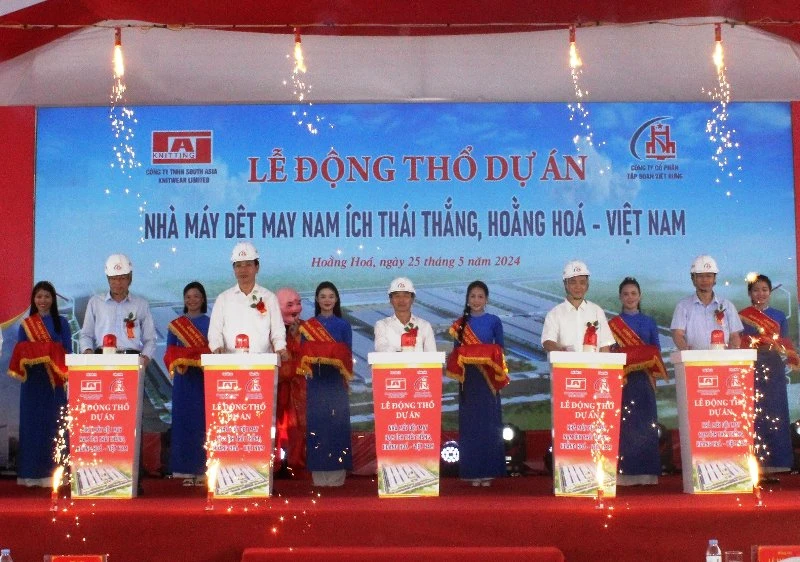 Các đại biểu động thổ, khởi công dự án.