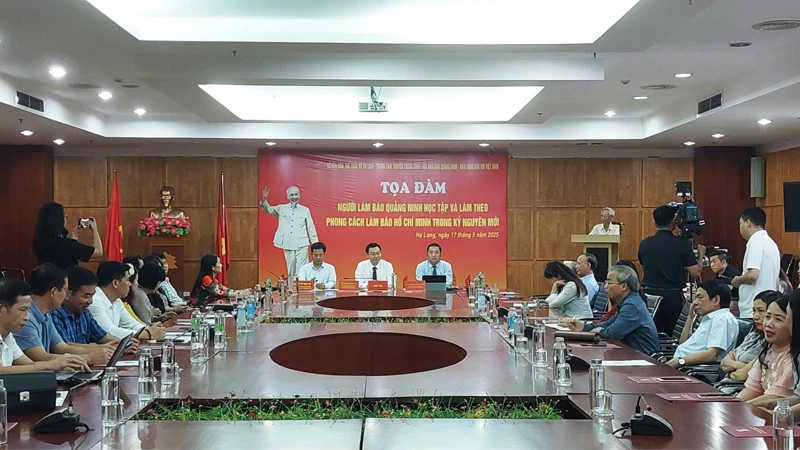 Quang cảnh buổi Tọa đàm.