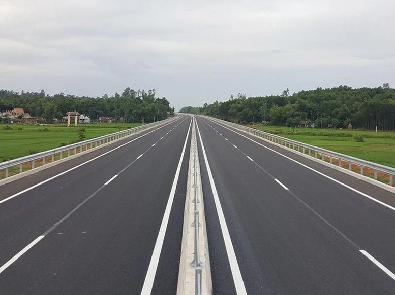 Triển khai cao điểm “500 ngày đêm thi đua hoàn thành 3.000km đường bộ cao tốc"