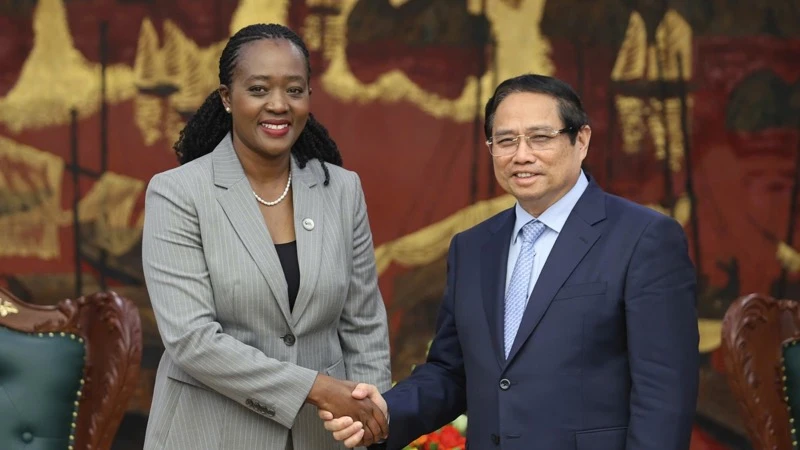 Thủ tướng Phạm Minh Chính và Bộ trưởng Quốc phòng Kenya Soipan Tuya (Ảnh: TRẦN HẢI).