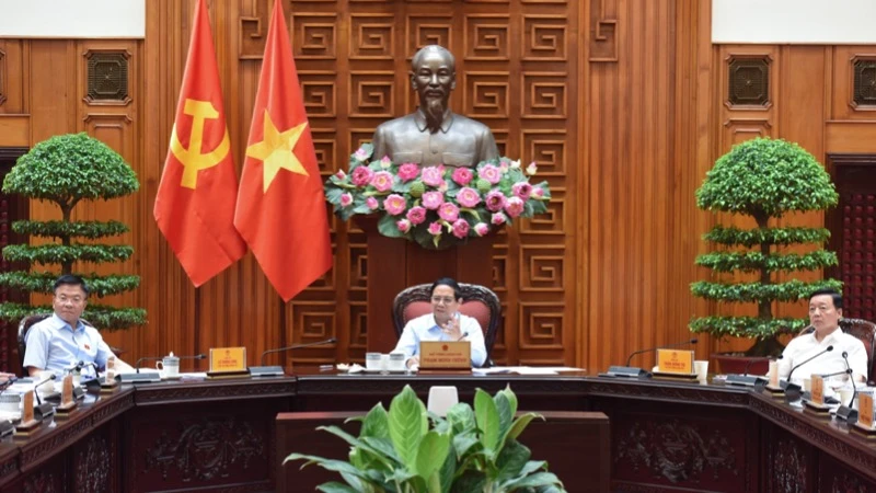 Thủ tướng Phạm Minh Chính chủ trì cuộc họp của Thường trực Chính phủ về xây dựng dự thảo Nghị quyết của Quốc hội. (Ảnh: TRẦN HẢI)