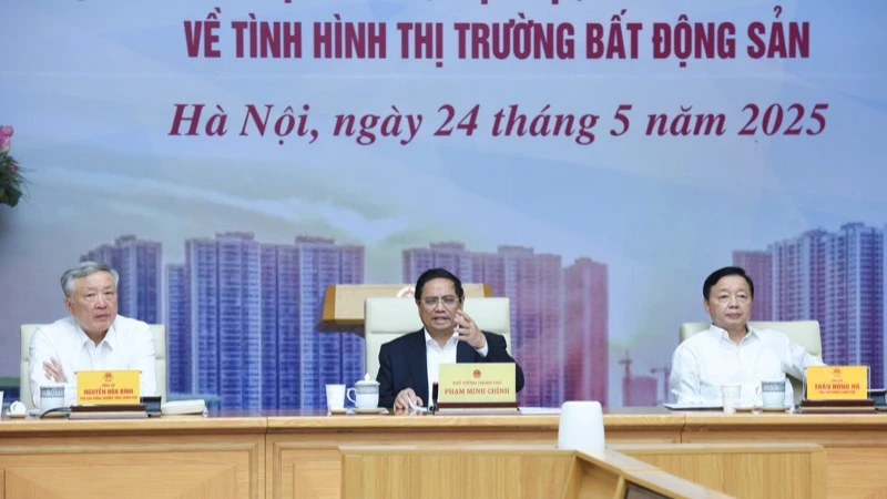 Thủ tướng Phạm Minh Chính chủ trì cuộc làm việc. (Ảnh: TRẦN HẢI)