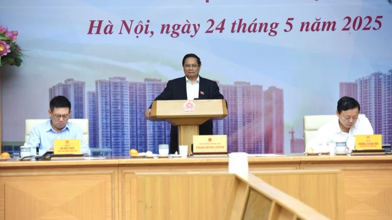 Thủ tướng Phạm Minh Chính chủ trì cuộc họp. (Ảnh: TRẦN HẢI)