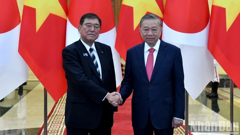 Tổng Bí thư Tô Lâm với Thủ tướng Nhật Bản Ishiba Shigeru. (Ảnh: ĐĂNG KHOA) 