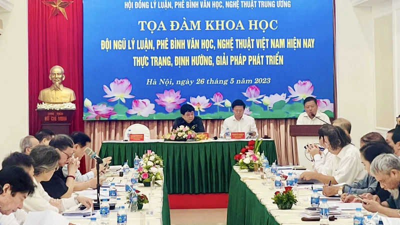 Toàn cảnh tọa đàm khoa học về đội ngũ lý luận, phê bình văn học, nghệ thuật hiện nay.