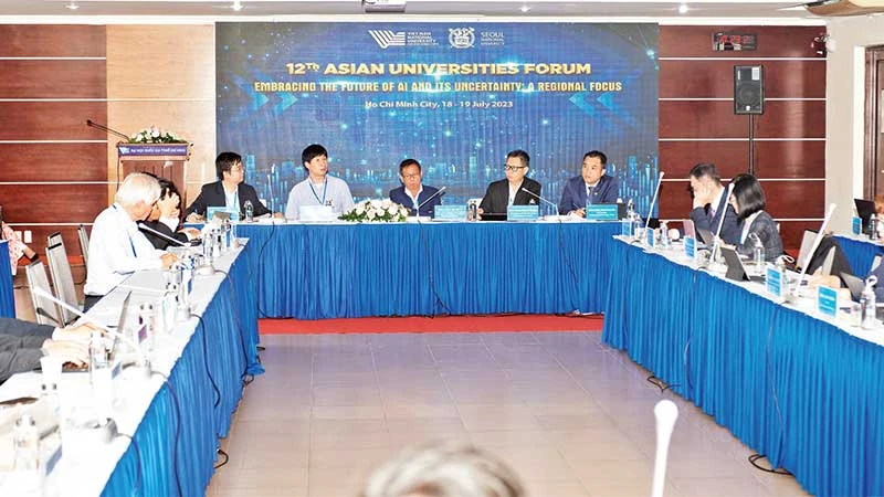 Quang cảnh buổi diễn đàn.
