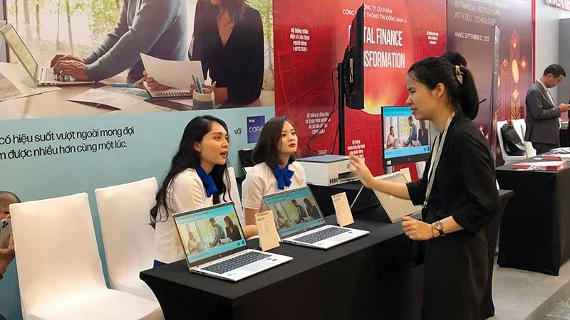 Những tiện ích vượt trội của công nghệ thông tin trong lĩnh vực thuế - tài chính sẽ giúp người dân thuận tiện trong việc nộp thuế.