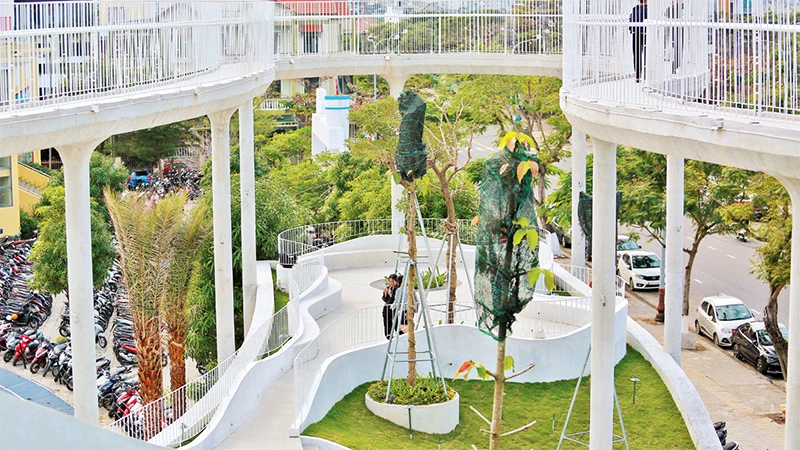 Gam màu trắng chủ đạo tạo điểm nhấn cho công trình.