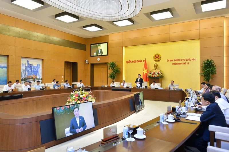 Phiên họp thứ 13 của Uỷ ban Thường vụ Quốc hội. (Ảnh: Cổng thông tin điện tử Ủy ban Thường vụ Quốc hội)