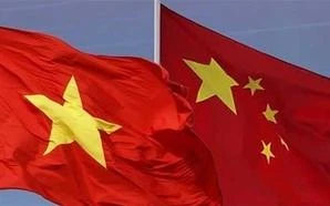 Quốc kỳ Việt Nam và Trung Quốc. (Nguồn: Báo Điện tử Chính phủ)
