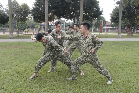 Chiến sĩ Tiểu đoàn Đặc công 19 luyện tập. (Ảnh: Báo Quân đội nhân dân)