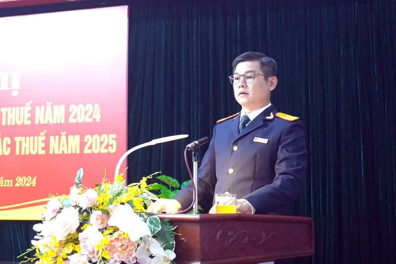 Phó Tổng cục trưởng Vũ Chí Hùng ghi nhận và đánh giá cao nỗ lực hoàn thành xuất sắc nhiệm vụ của Cục Thuế tỉnh Hà Nam.