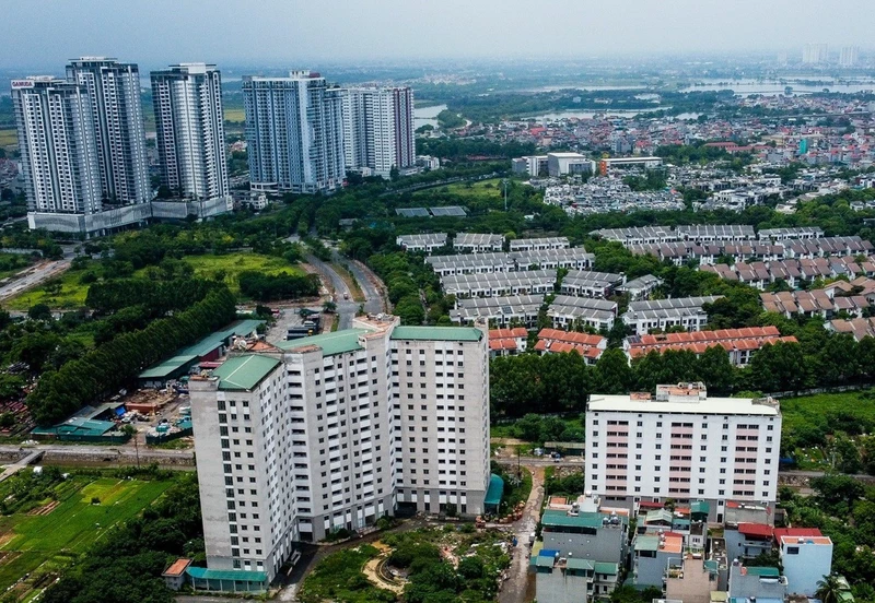 Mức thuế suất 2% theo giá chuyển nhượng hiện nay được cho là một trong những nguyên nhân dẫn đến việc gia tăng sở hữu bất động sản.