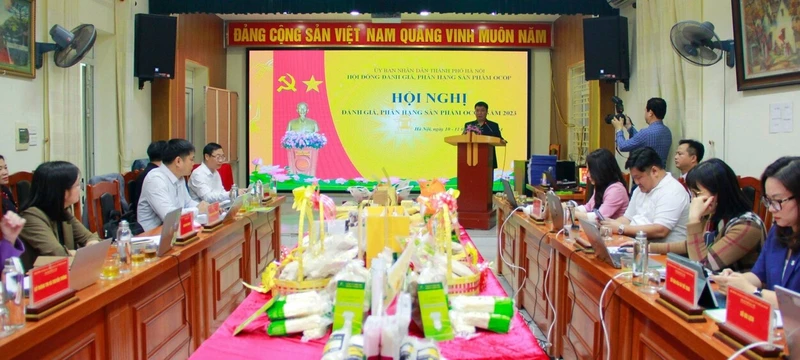 Quang cảnh hội nghị đánh giá, phân hạng sản phẩm OCOP thành phố Hà Nội năm 2023.