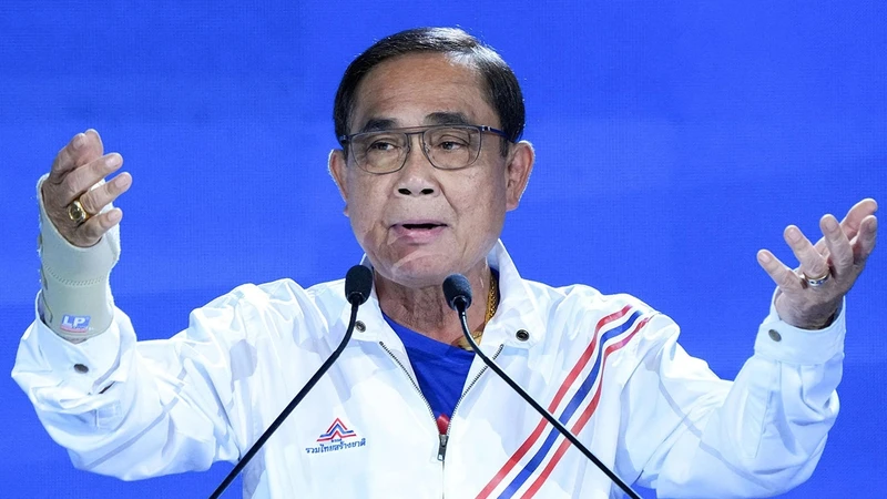 Ông Prayut Chan-o-cha phát biểu tại cuộc họp của đảng UTN. (Ảnh: Thairath)