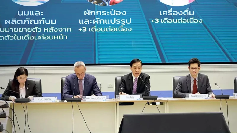 Bí thư thường trực Bộ Thương mại Thái Lan Kirati Ratchano tại buổi họp báo. (Ảnh: Nation)