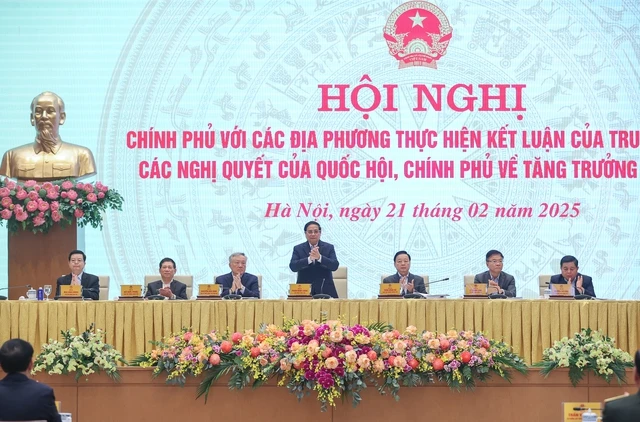 Thủ tướng Phạm Minh Chính phát biểu chỉ đạo tại Hội nghị Chính phủ với các địa phương về tăng trưởng kinh tế ngày 21/2. (Ảnh: VGP/Nhật Bắc)