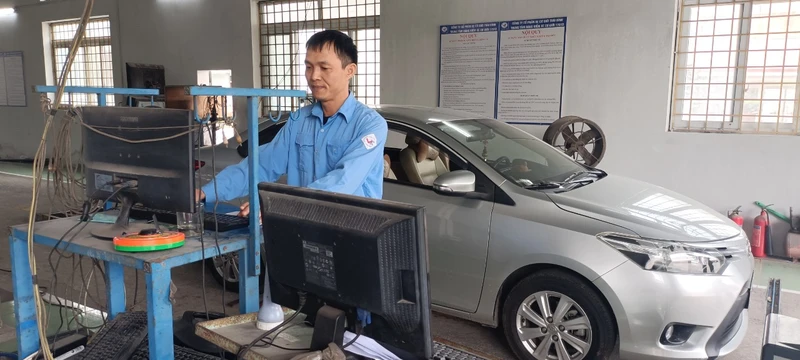 Trung bình mỗi ngày, Trung tâm đăng kiểm xe cơ giới 17-01D thực hiện kiểm định từ 80 đến 90 phương tiện.