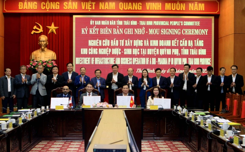 Ủy ban nhân dân tỉnh Thái Bình và nhà đầu tư ký kết ghi nhớ xây dựng hạ tầng Khu công nghiệp Dược-Sinh học.