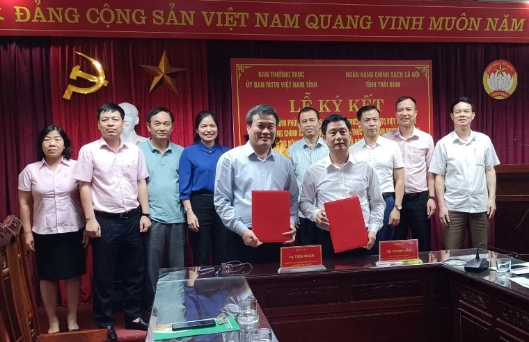 Mặt trận Tổ quốc Việt Nam tỉnh Thái Bình và Ngân hàng Chính sách xã hội tỉnh ký kết chương trình phối hợp thực hiện giảm nghèo bền vững, xây dựng nông thôn mới và an sinh xã hội giai đoạn 2023-2025.