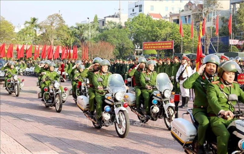 Lực lượng công an tỉnh Thái Bình bắt tay ngay vào hoạt động mới, sau khi bỏ Công an cấp huyện và tiếp nhận thêm chức năng, nhiệm vụ từ cơ quan, đơn vị khác. Ảnh: TTXVN