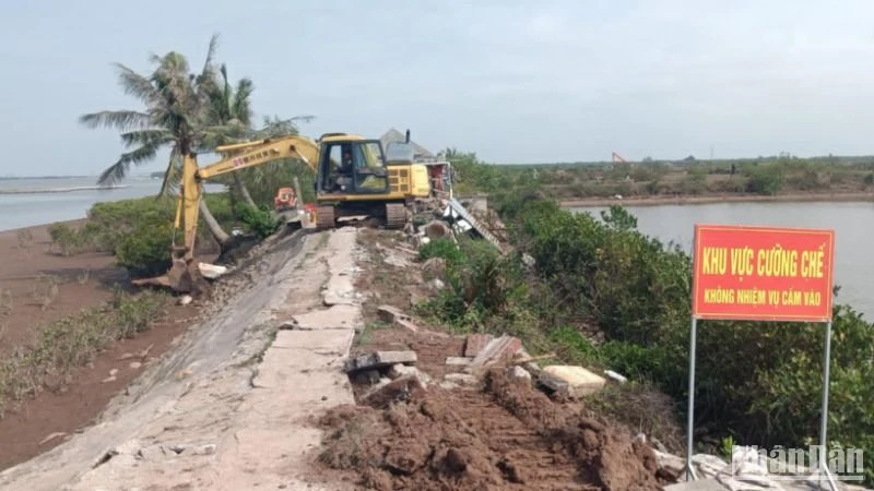 Huyện Tiền Hải triển khai 4 tổ công tác thực hiện việc cưỡng chế theo quy định hiện hành.
