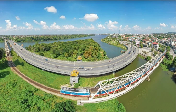 Thành tựu của ngành đường sắt đóng góp cho sự nghiệp xây dựng và bảo vệ Tổ quốc. 