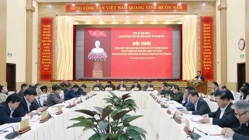 Tỉnh ủy Lâm Đồng tổ chức Hội nghị quán triệt, triển khai việc đổi mới, sắp xếp tổ chức bộ máy theo Kế hoạch số 04-KH/BCĐ của Ban Chỉ đạo Trung ương về Tổng kết Nghị quyết số 18-NQ/TW