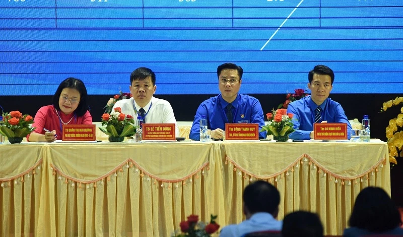 Đoàn Chủ tịch chủ trì hội thảo quốc gia với chủ đề “Thanh niên Việt Nam phát huy truyền thống 70 năm chiến thắng Điện Biên Phủ xây dựng và bảo vệ Tổ quốc”.