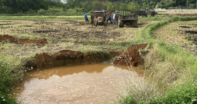 Mỏ sắt Trại Cau thực hiện trám lấp 164 hố sụt lún.