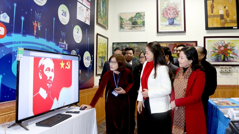 Chuyên trang báo xuân internet với nhiều ấn phẩm của hơn 100 cơ quan báo chí Trung ương, địa phương.