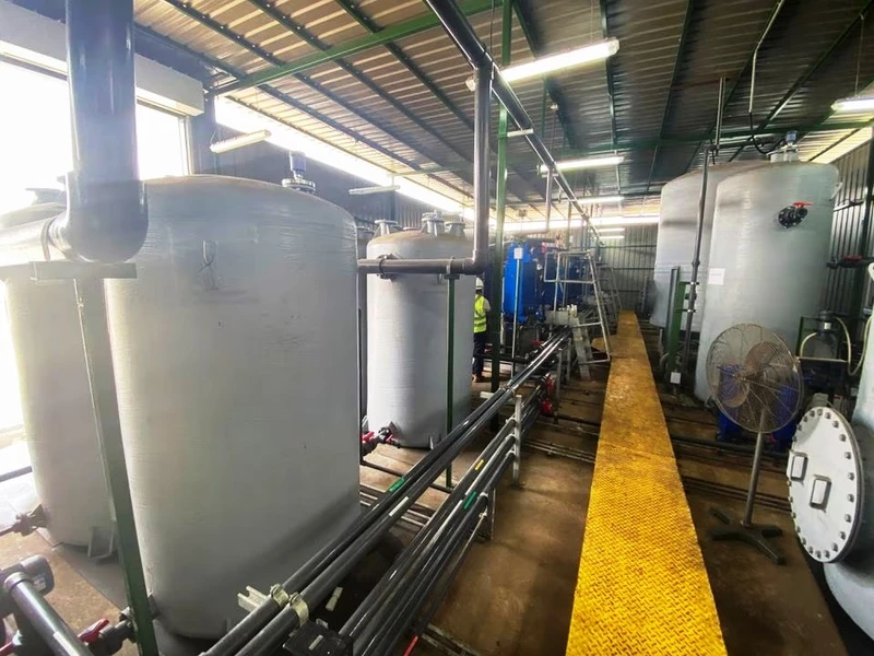 Một góc dự án thí điểm loại bỏ carbon trên đại dương của Equatic tại Nhà máy khử muối Tuas ở phía tây Singapore. Ảnh: Reuters, chụp ngày 30/8.