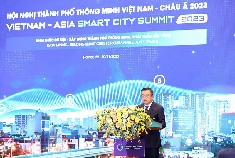 Chủ tịch Ủy ban nhân dân thành phố Hà Nội Trần Sỹ Thanh phát biểu tại sự kiện.
