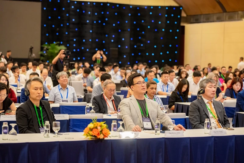 Các khách mời tham dự phiên khai mạc Diễn đàn cấp cao Chuyển đổi số Việt Nam-châu Á 2025.