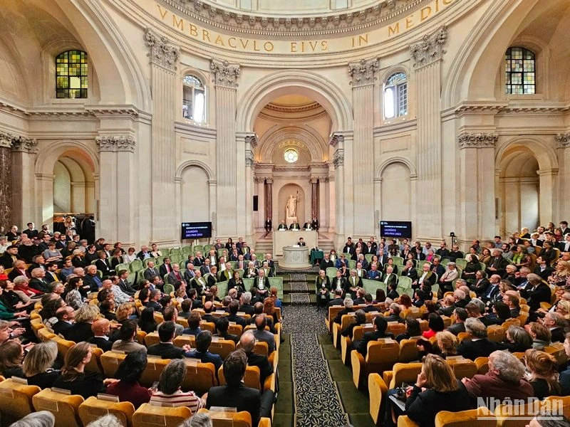 Viện Hàn lâm Khoa học Pháp trao giải thưởng năm 2023 cho các nhà khoa học nổi bật và những nhà nghiên cứu trẻ quốc tế. (Ảnh: MINH DUY)