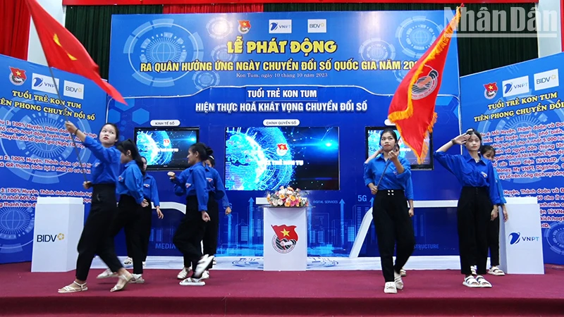 Tuổi trẻ Kon Tum ra quân hưởng ứng Ngày Chuyển đổi số quốc gia năm 2023.