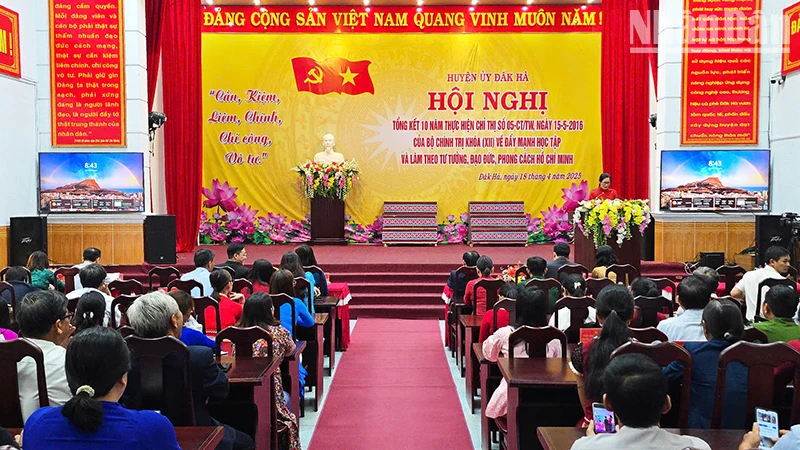 Quang cảnh hội nghị.