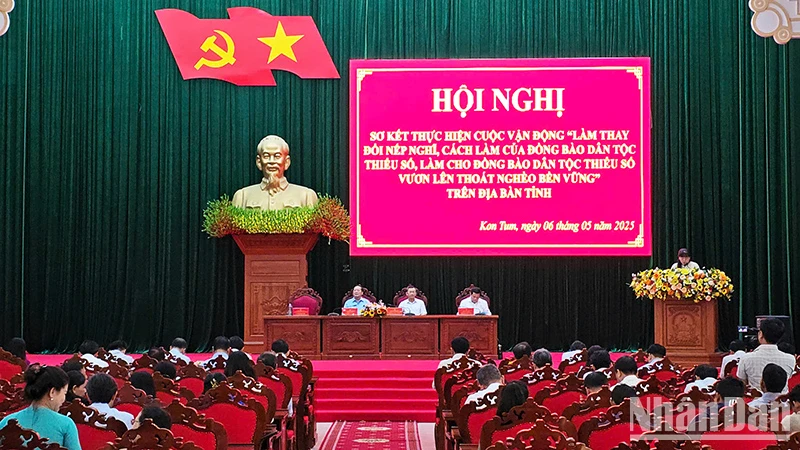 Quang cảnh hội nghị.