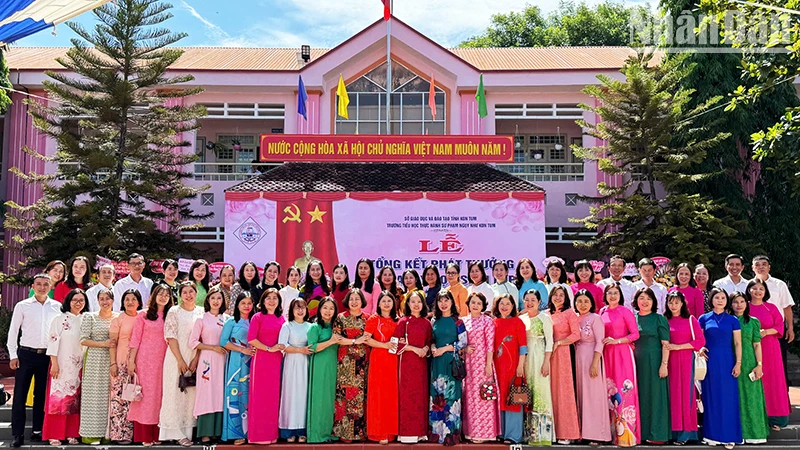 Cán bộ, giáo viên Trường tiểu học thực hành sư phạm Ngụy Như Kon Tum hoàn thành xuất sắc nhiệm vụ năm học 2024-2025.
