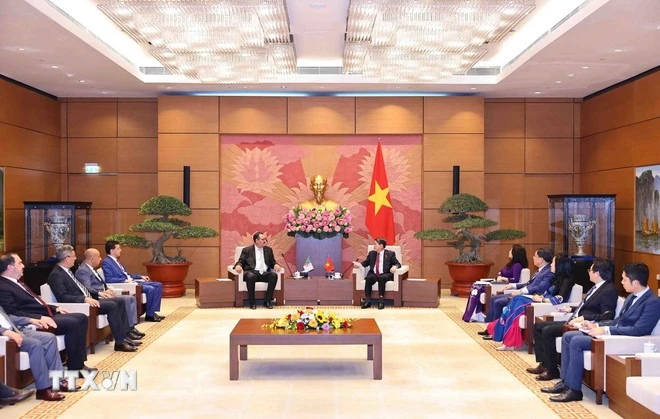 Phó Chủ tịch Quốc hội Nguyễn Đức Hải tiếp Ngài Salah Djegloul Chủ tịch Nhóm Nghị sỹ hữu nghị Algeria-Việt Nam. (Ảnh: TTXVN)