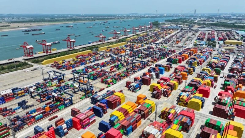 Xuất nhập khẩu hàng hóa của Trung Quốc ghi nhận đà đi lên. (Ảnh: Xinhua)