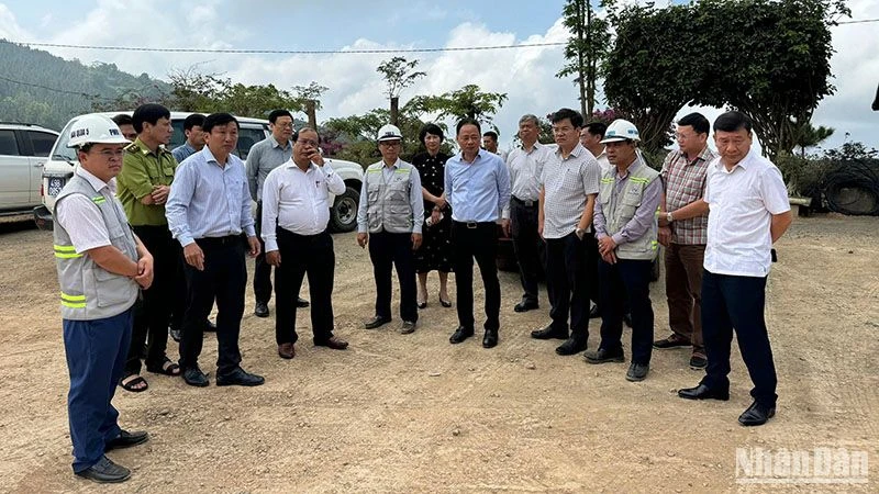 Đoàn công tác của tỉnh Lâm Đồng kiểm tra thực tế Dự án cải tạo nâng cấp Quốc lộ 28B nối 2 tỉnh Lâm Đồng-Bình Thuận.