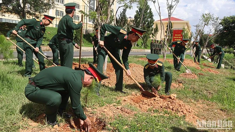 Học viện Lục quân phát động “Tết trồng cây đời đời nhớ ơn Bác Hồ” năm 2025.